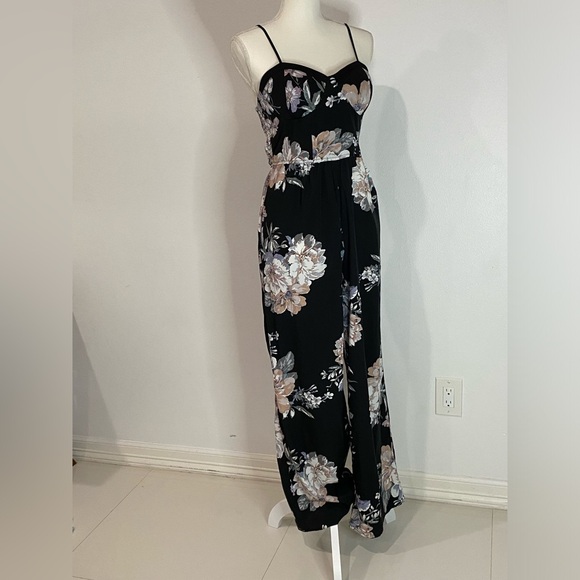 Women’s jumpsuit size M Semi New. - Picture 9 of 14